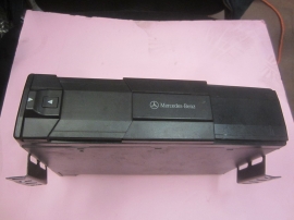 Mercedes Benz - CD Changer - 0028207989